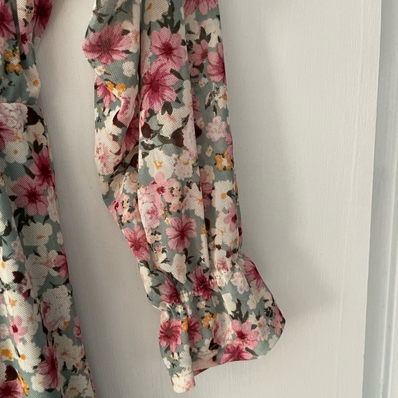 Absolutely Famous Floral Dress - Picture 5 of 5